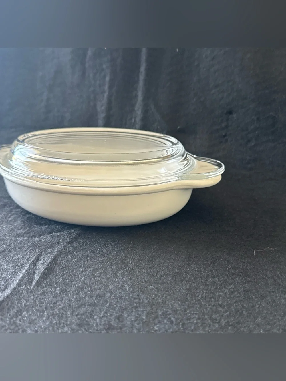 CORNING WARE  P-14-B  14 OZ  WHITE CASSEROLE DISH W/ CLEAR PYREX GLASS LID